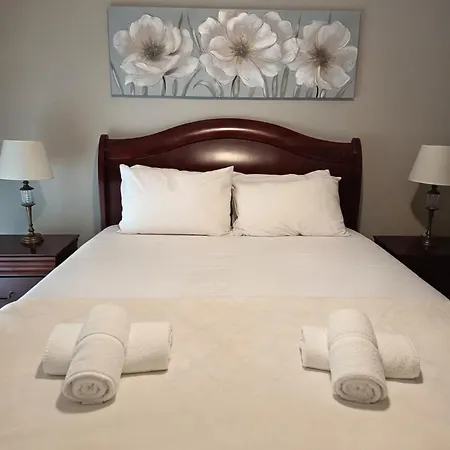Ellierose Ponta Delgada