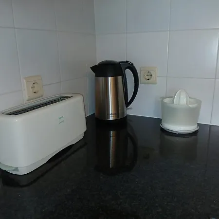 Ellierose Ponta Delgada