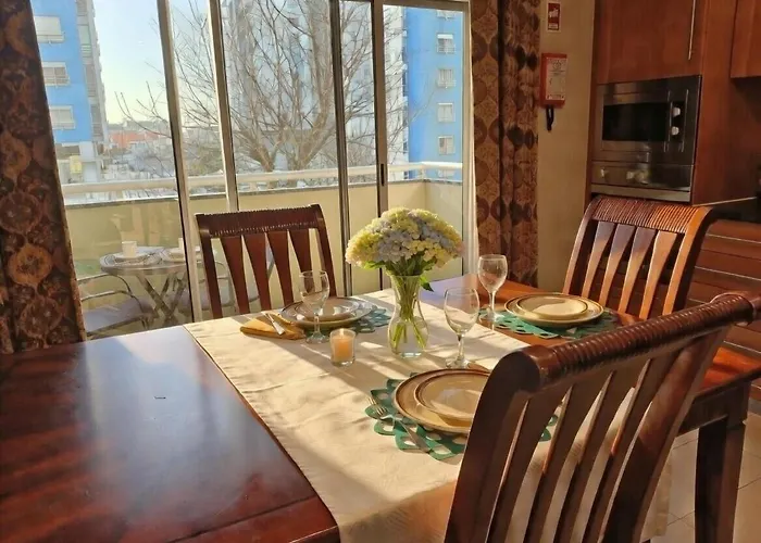 Ellierose Ponta Delgada